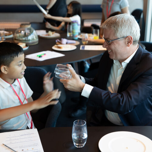 Image of a Deutsche Bank staff at a Magic Breakfast aspiration day.
